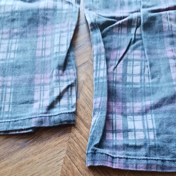 Mudd Plaid Pants in Gray and Pink - Picture 5 of 5